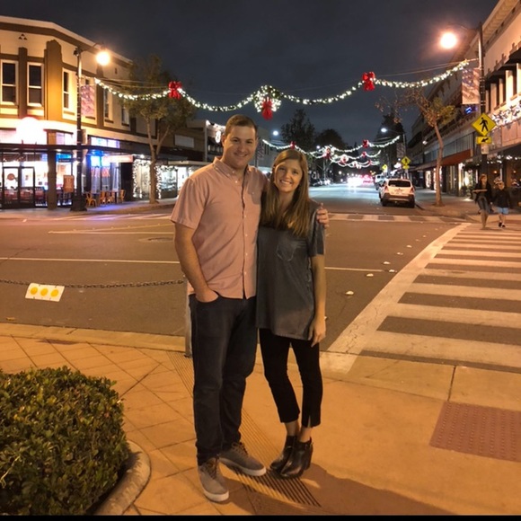 Meet your Posher, Lauren - Picture 3 of 6